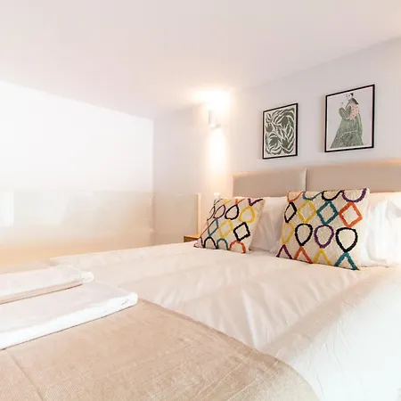 Apartment Cozy Mezzanine Hideaway W Ac By Lovelystay Porto