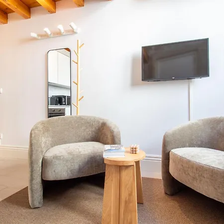 Cozy Mezzanine Hideaway W Ac By Lovelystay Apartment Porto