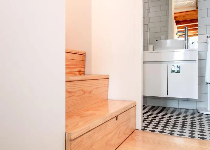 Cozy Mezzanine Hideaway W Ac By Lovelystay Appartement Oporto